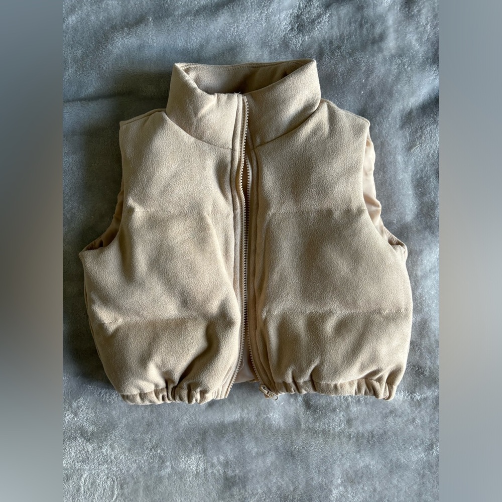 Girls size 9-12 months tan fleece zip up vest